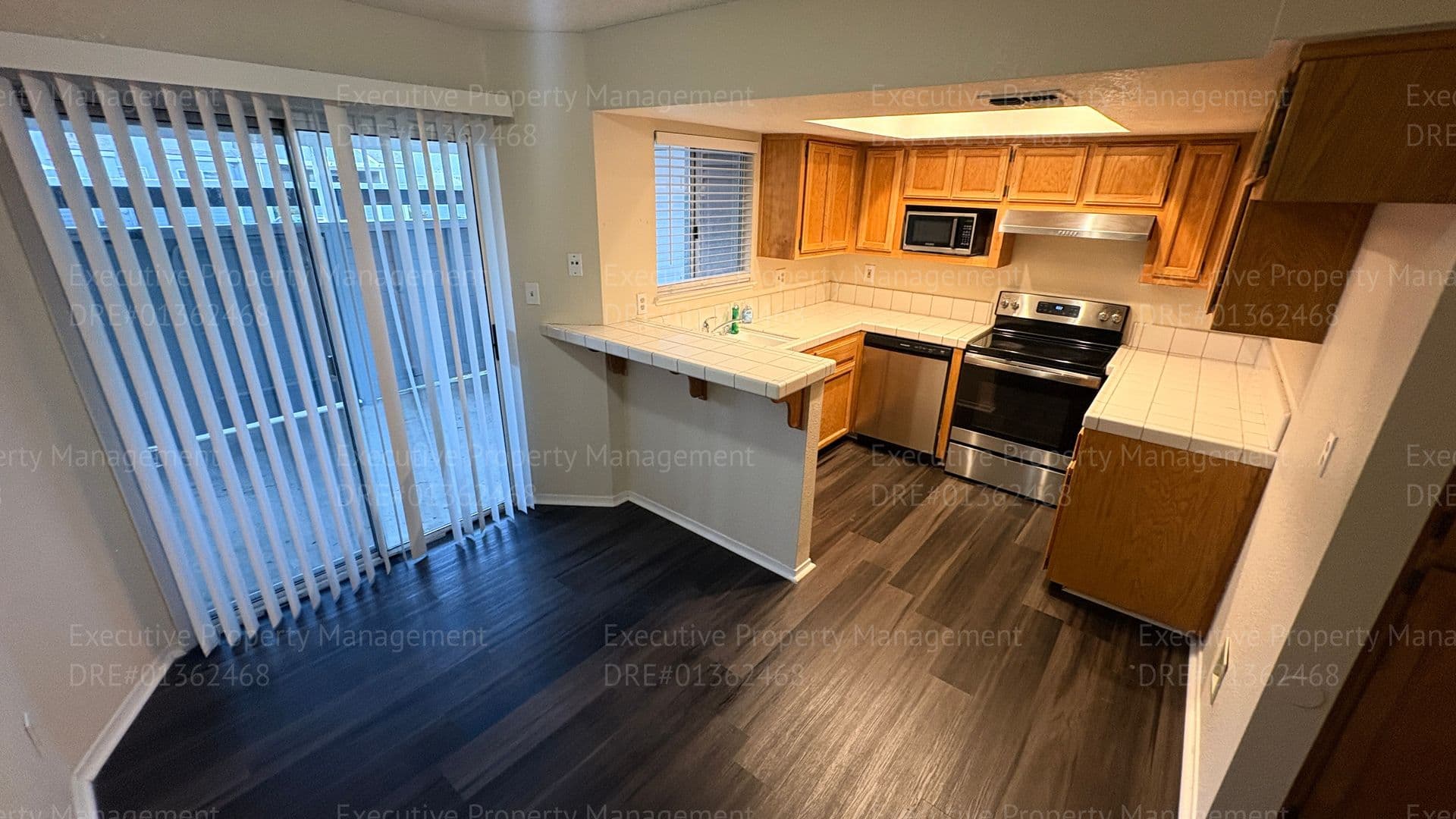 Bakersfield Townhome: 2600 Brookside Dr #128