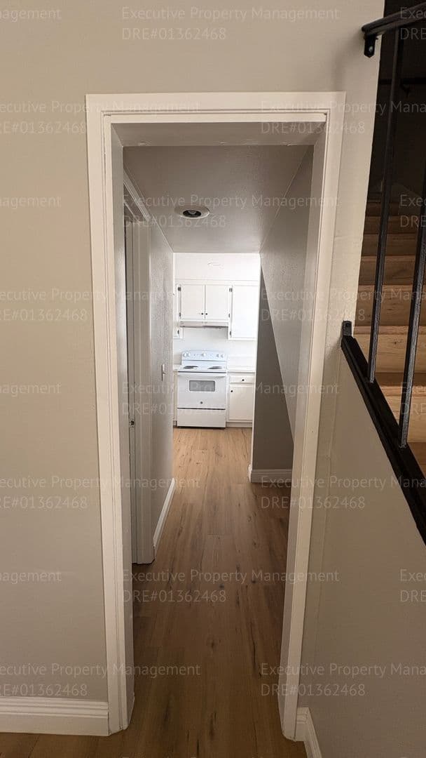 Bakersfield Apartment: 3604 Panama Ln