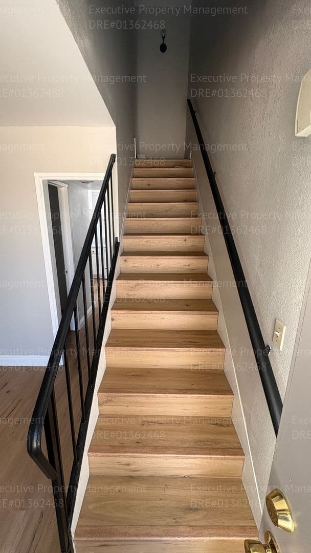 Bakersfield Apartment: 3604 Panama Ln