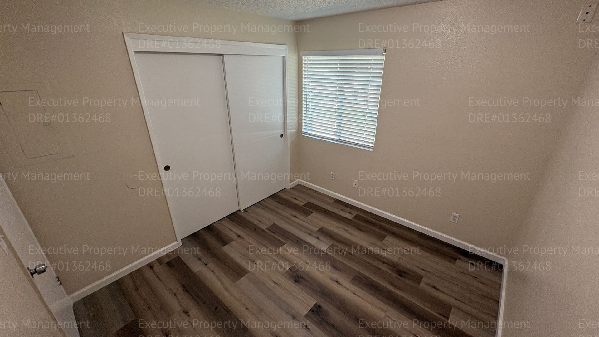 Bakersfield Apartment: 709 Deseret Way