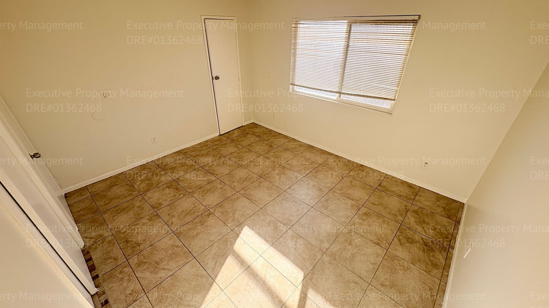 Bakersfield Apartment: 1405 Pacific St
