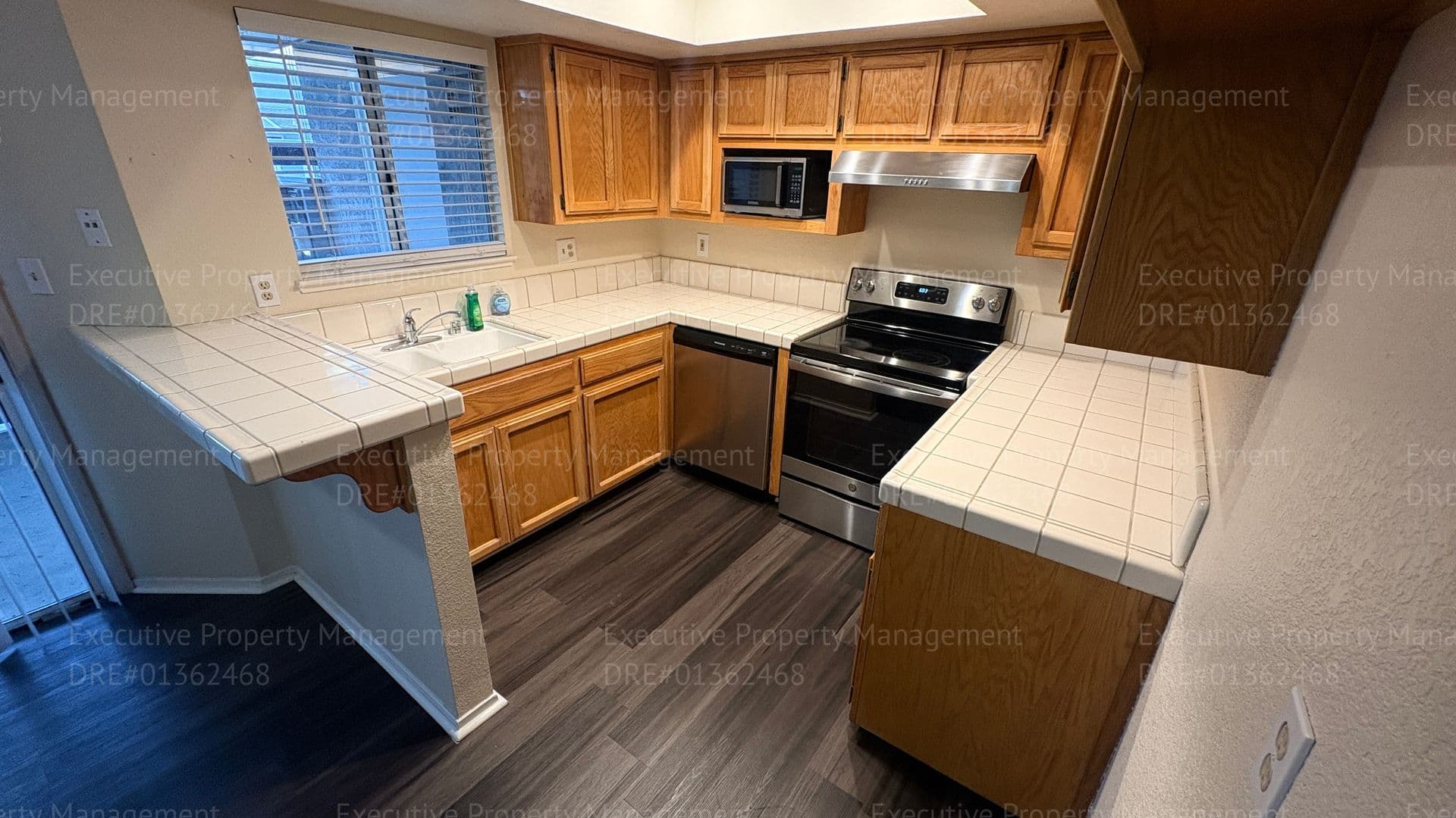 Bakersfield Townhome: 2600 Brookside Dr #128