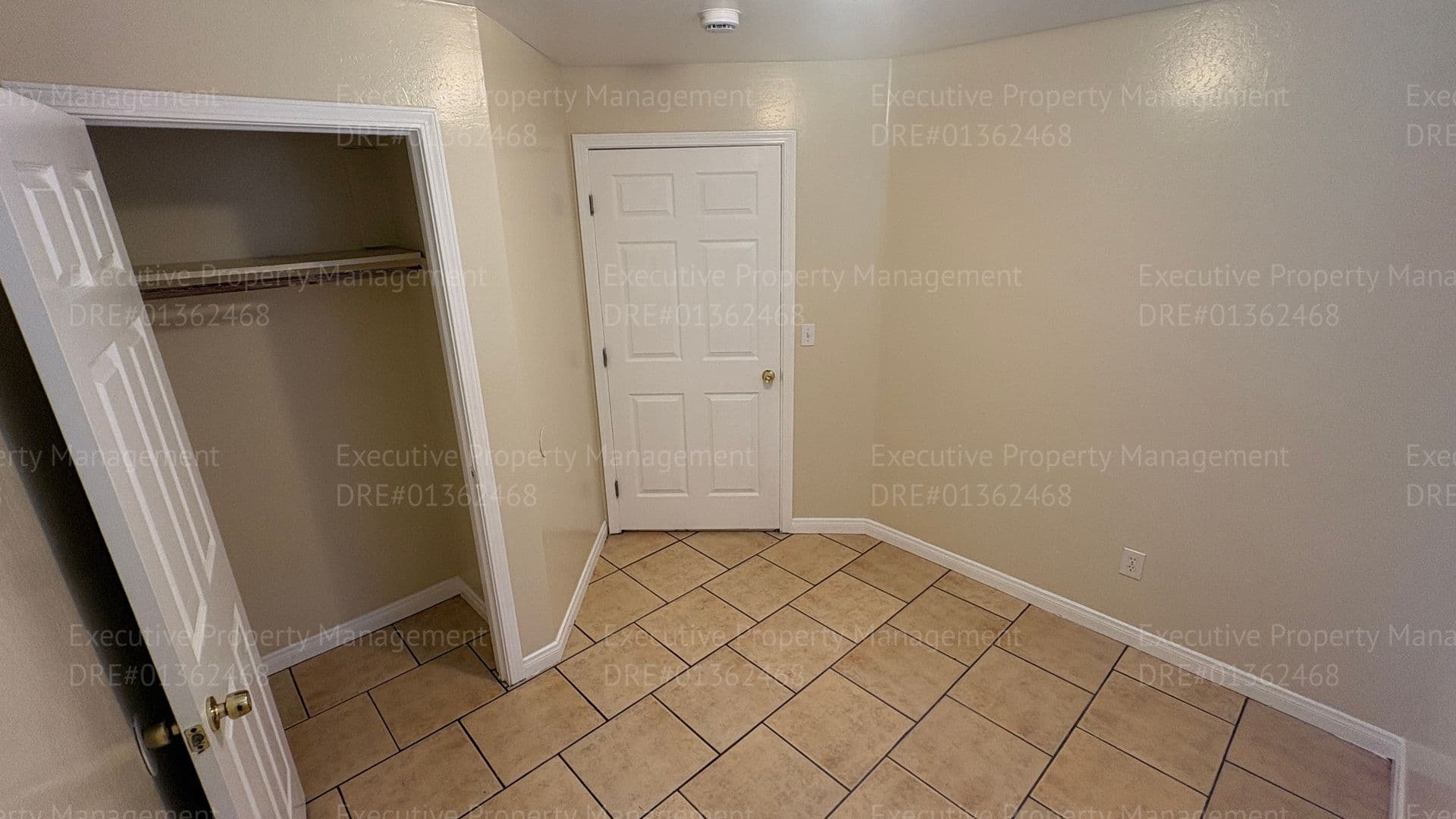 Bakersfield Apartment: 3017 Potomac Ave