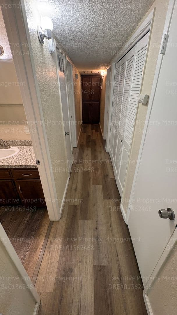 Bakersfield Apartment: 709 Deseret Way
