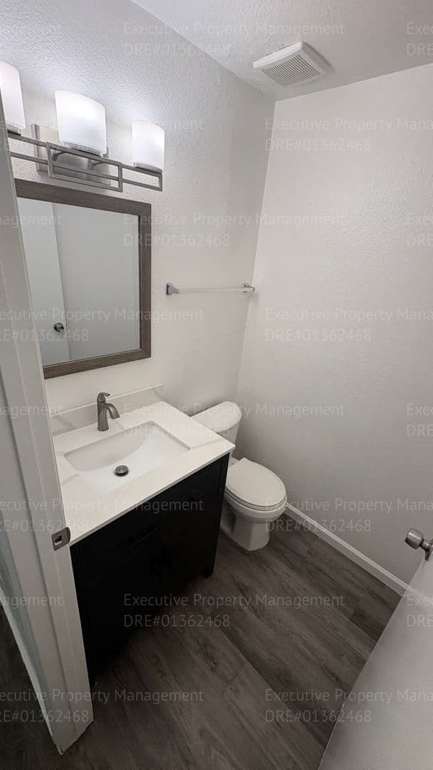 Bakersfield Townhome: 4800 Nordic Dr #G