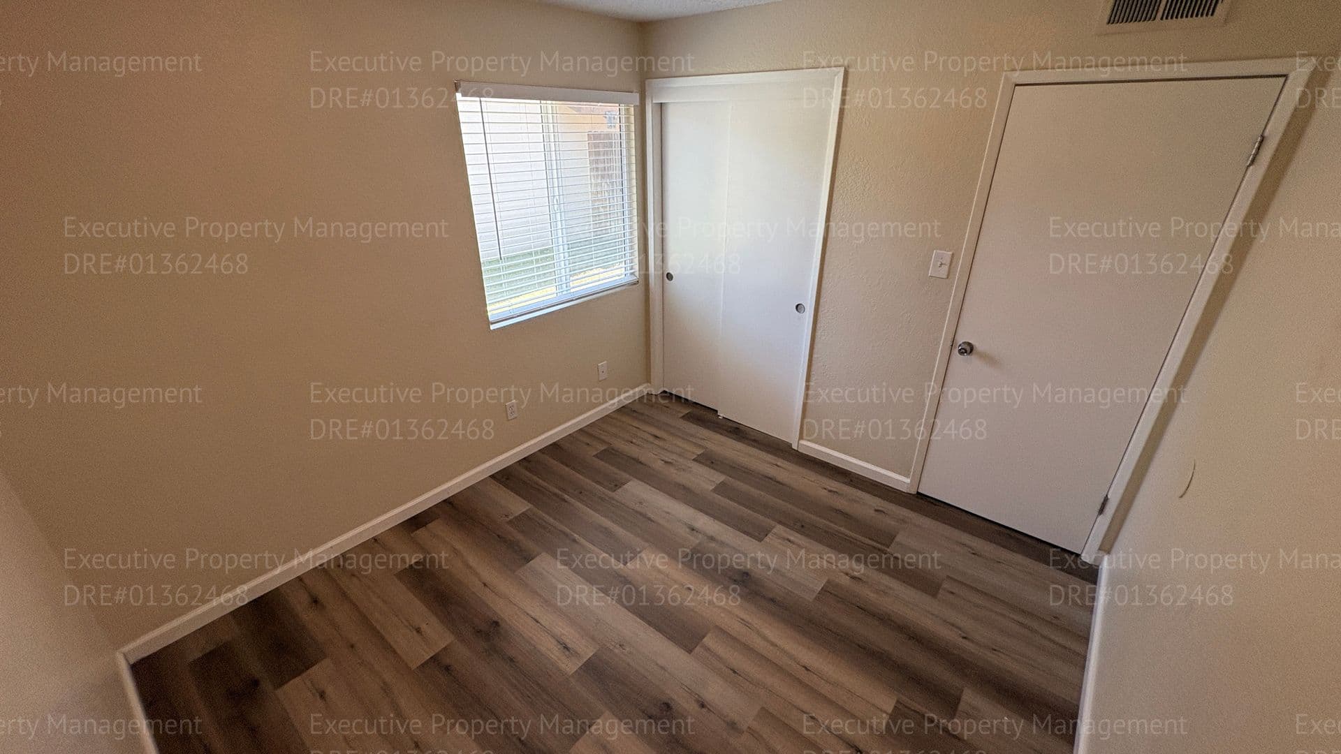 Bakersfield Apartment: 709 Deseret Way