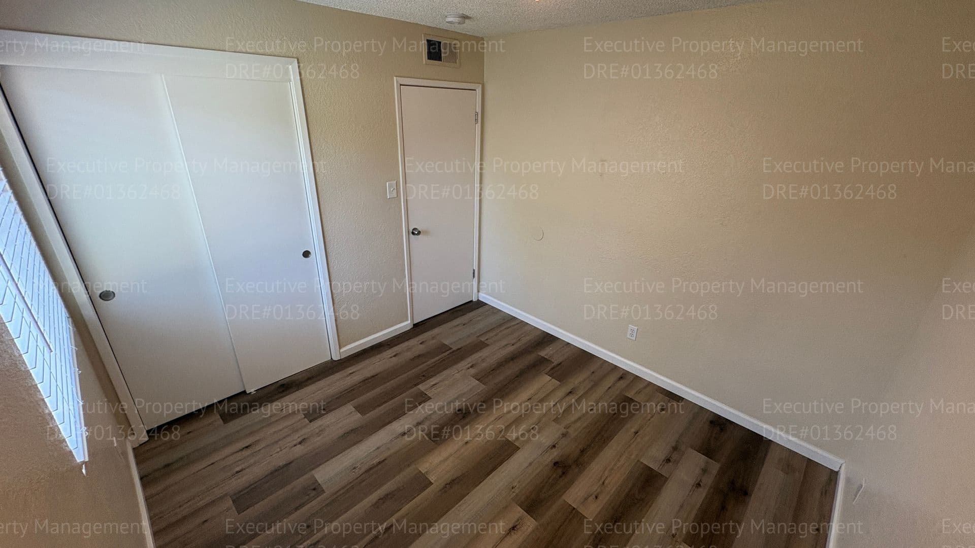 Bakersfield Apartment: 709 Deseret Way