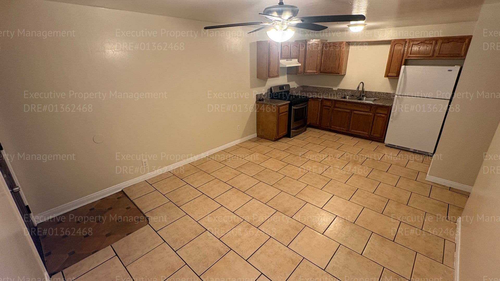 Bakersfield Apartment: 3017 Potomac Ave