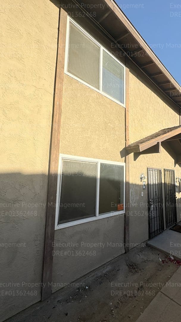 Bakersfield Apartment: 1405 Pacific St