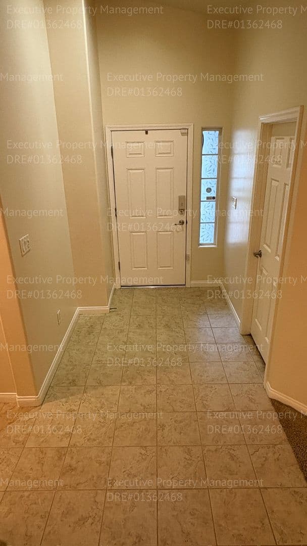 Bakersfield House: 13306 Cheyenne Mountain Dr