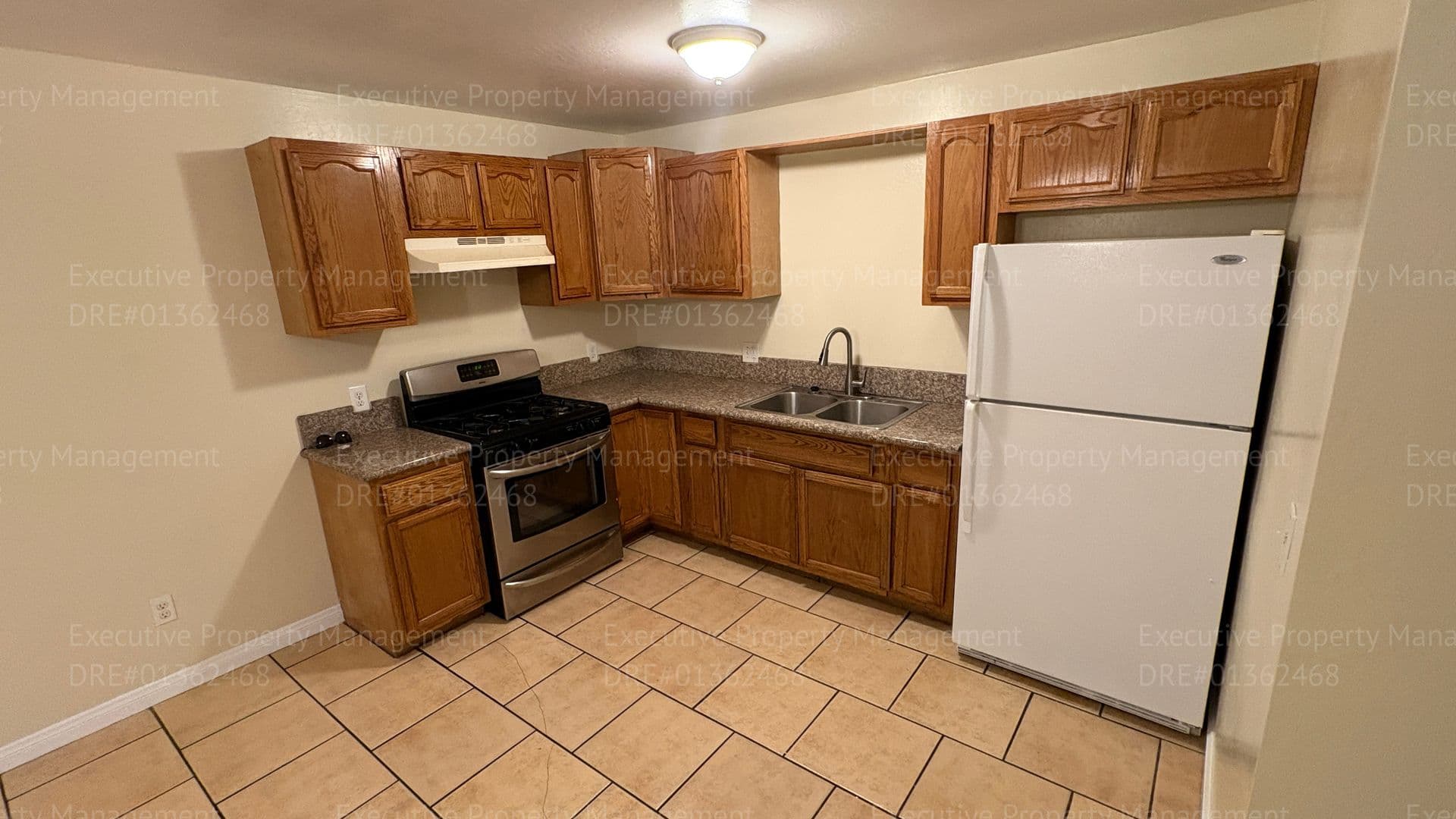 Bakersfield Apartment: 3017 Potomac Ave
