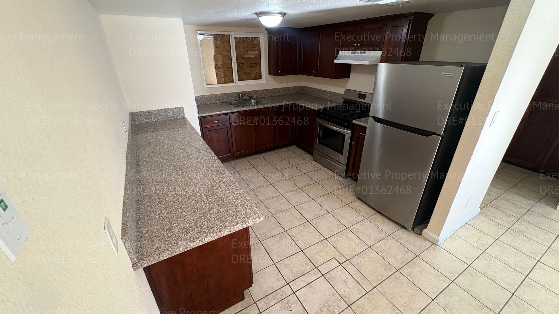 Bakersfield Apartment: 612 8th St