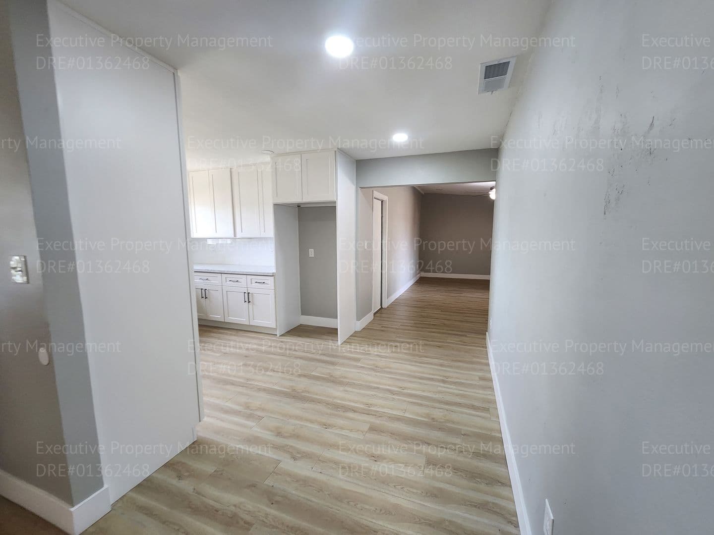 Bakersfield House: 10112 Meacham Rd