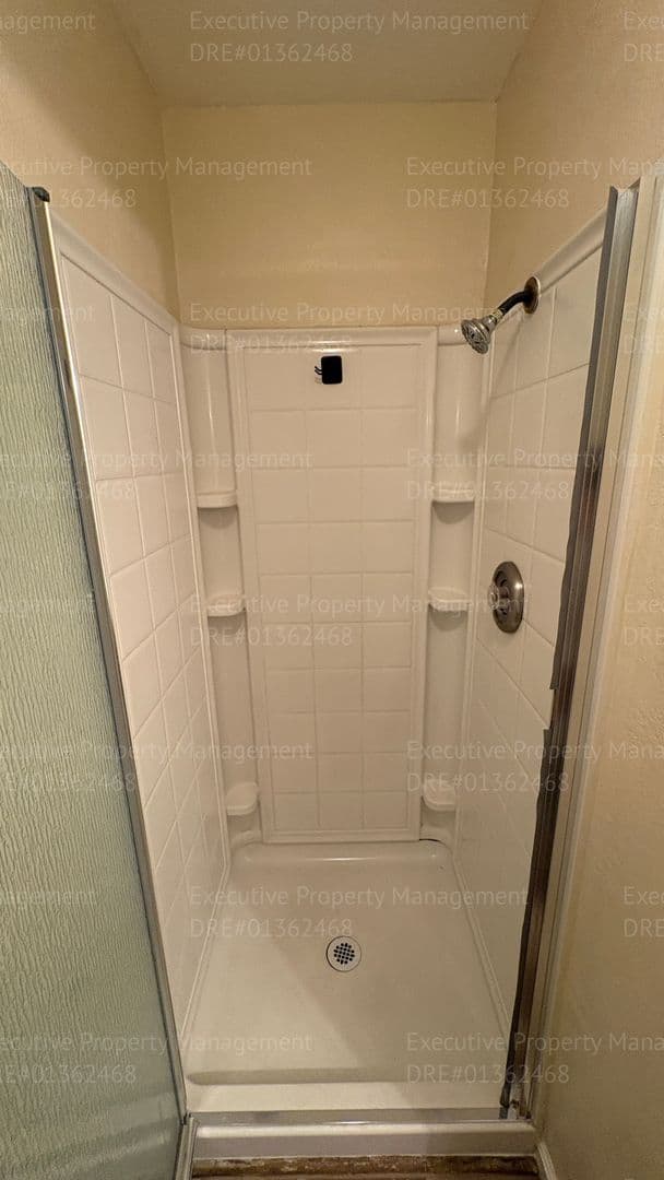 Bakersfield Apartment: 709 Deseret Way