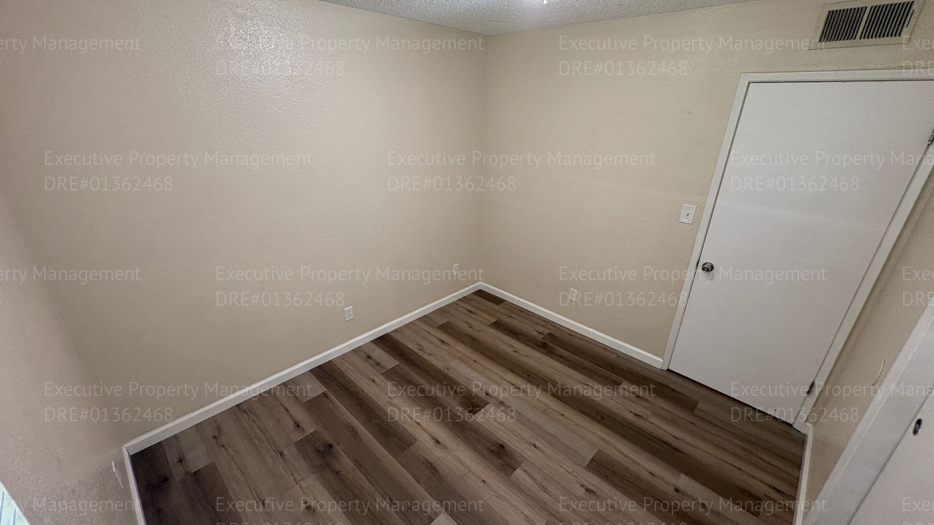 Bakersfield Apartment: 709 Deseret Way
