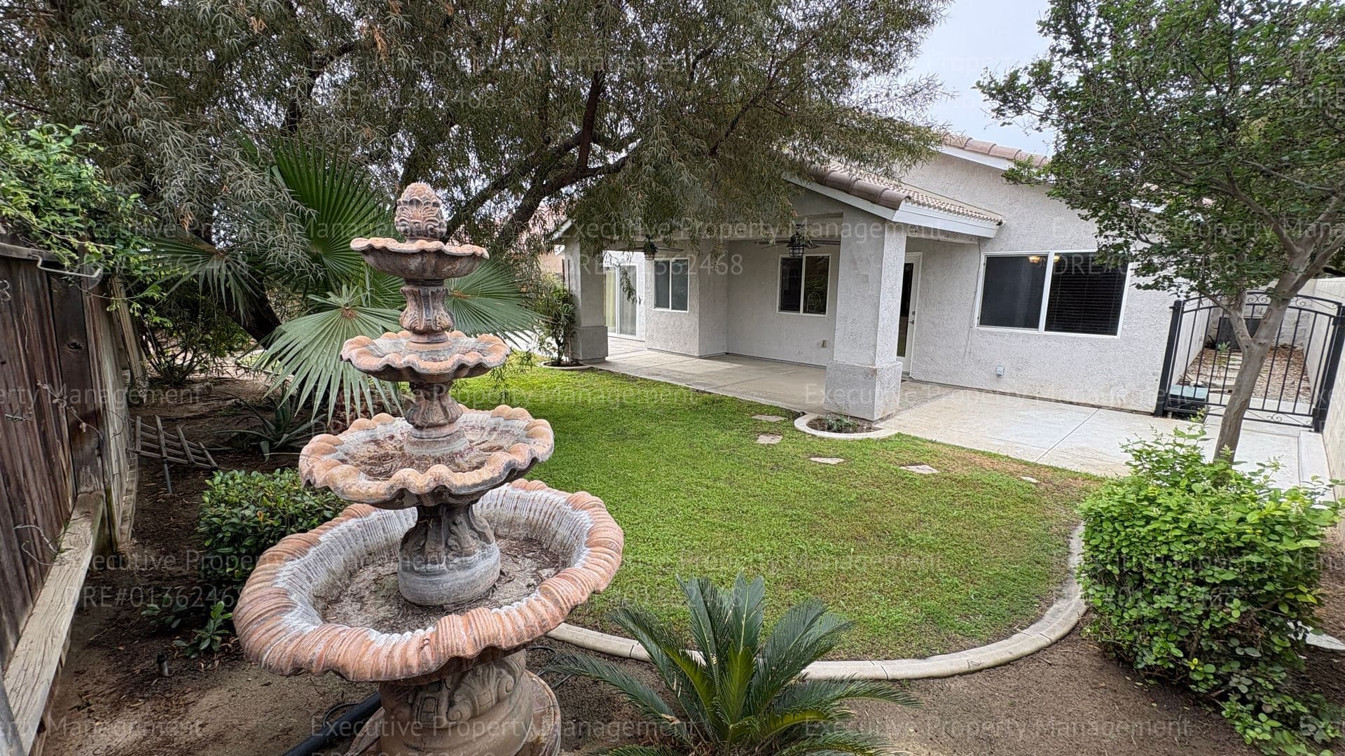Bakersfield House: 13306 Cheyenne Mountain Dr
