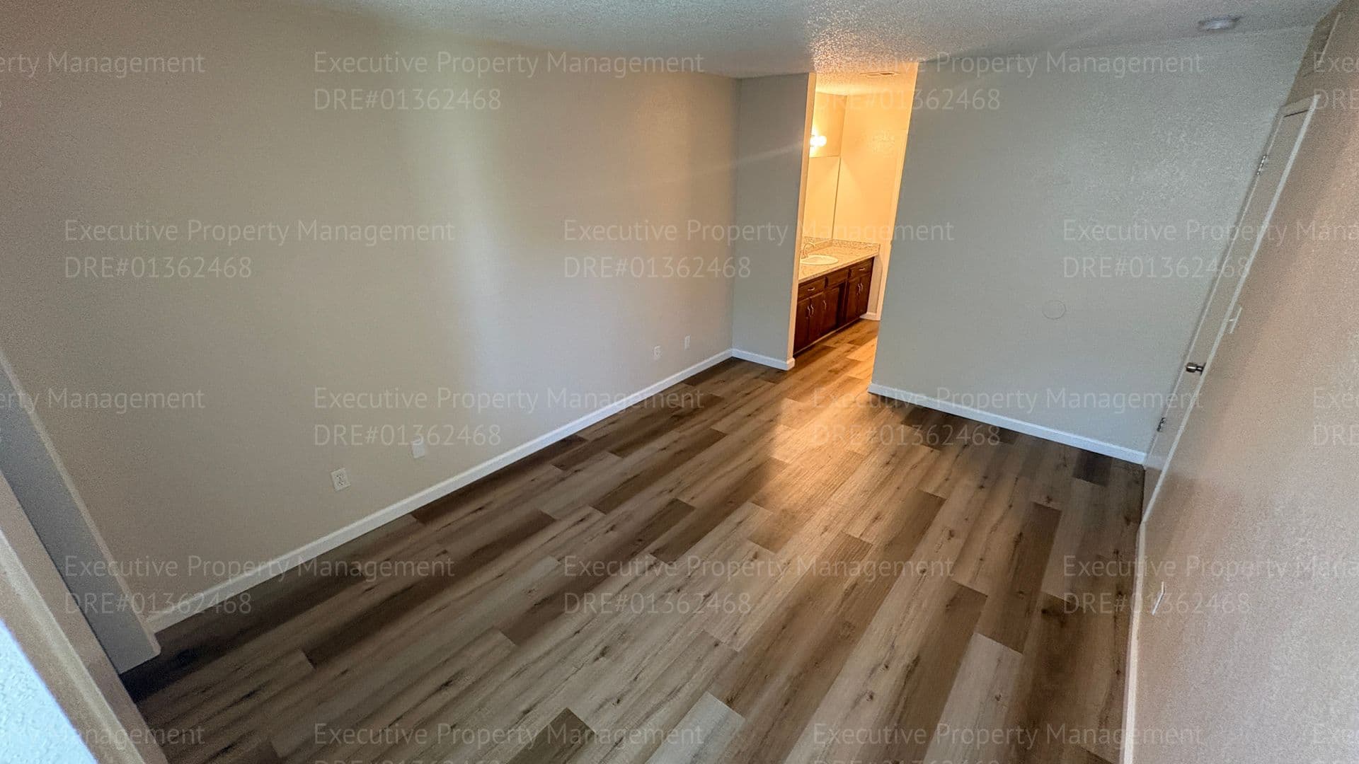 Bakersfield Apartment: 709 Deseret Way