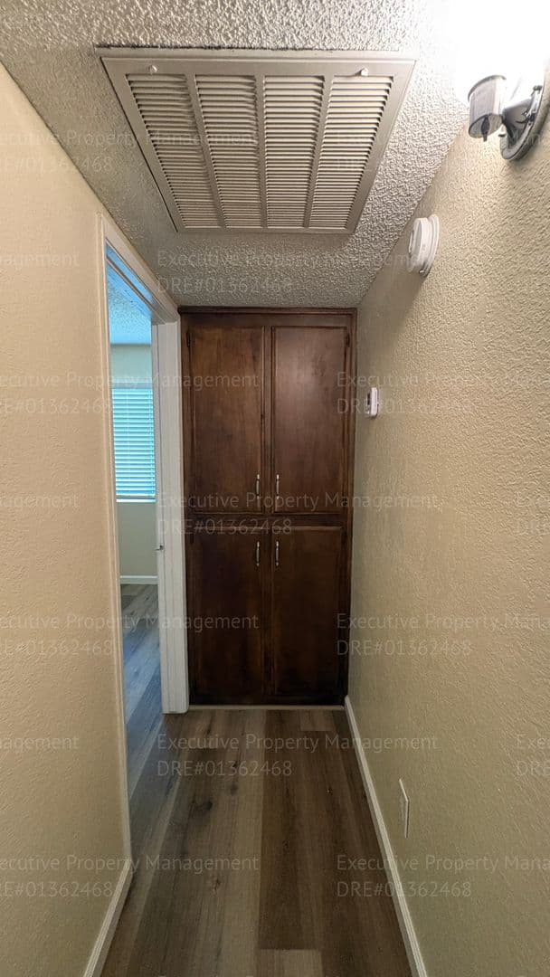 Bakersfield Apartment: 709 Deseret Way