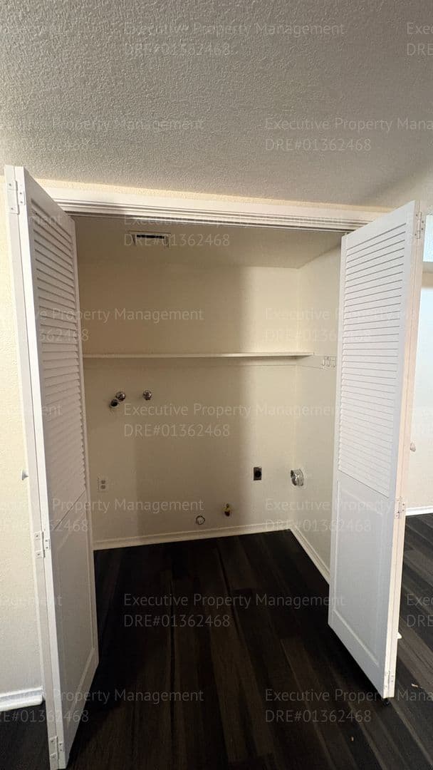 Bakersfield Townhome: 2600 Brookside Dr #128