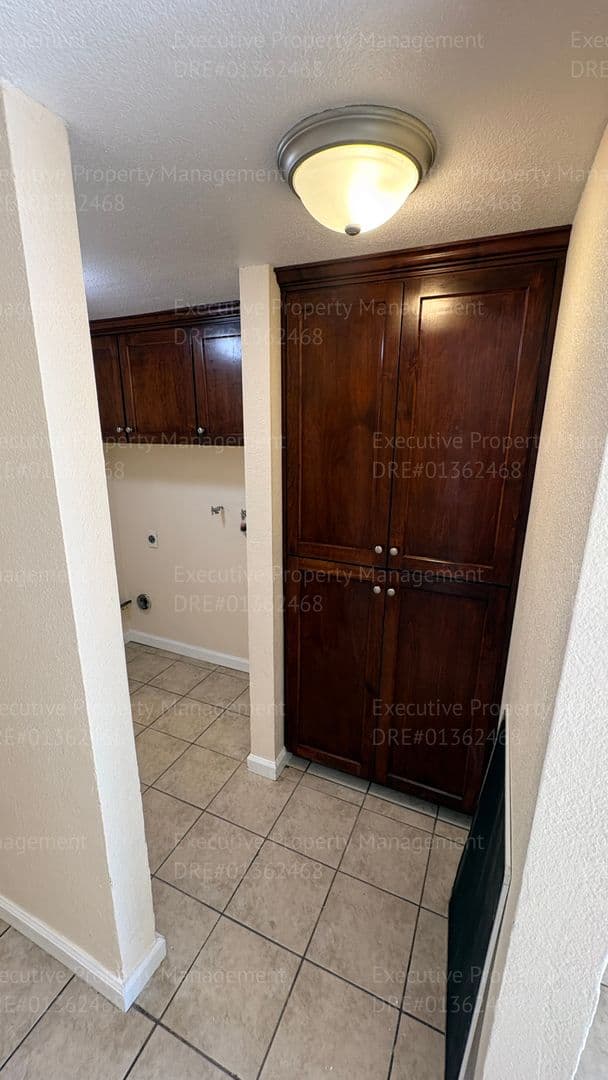 Bakersfield Apartment: 612 8th St
