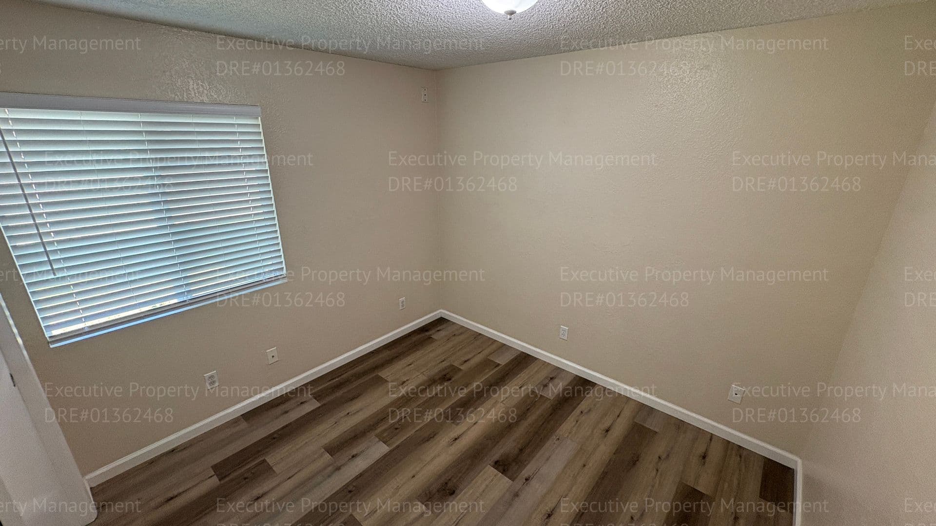 Bakersfield Apartment: 709 Deseret Way