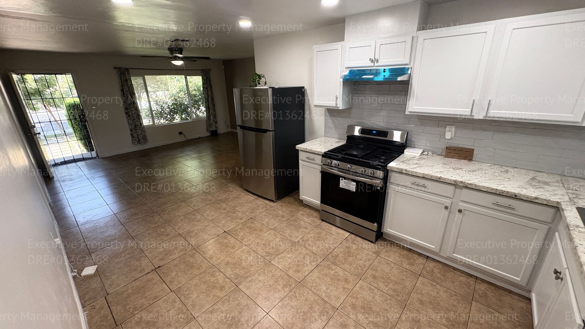 Bakersfield House: 125 Madison St