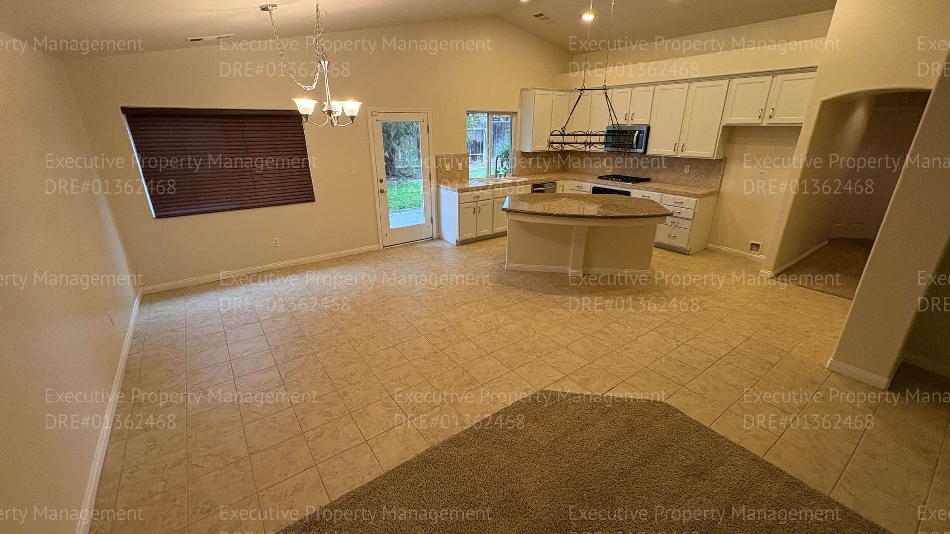 Bakersfield House: 13306 Cheyenne Mountain Dr