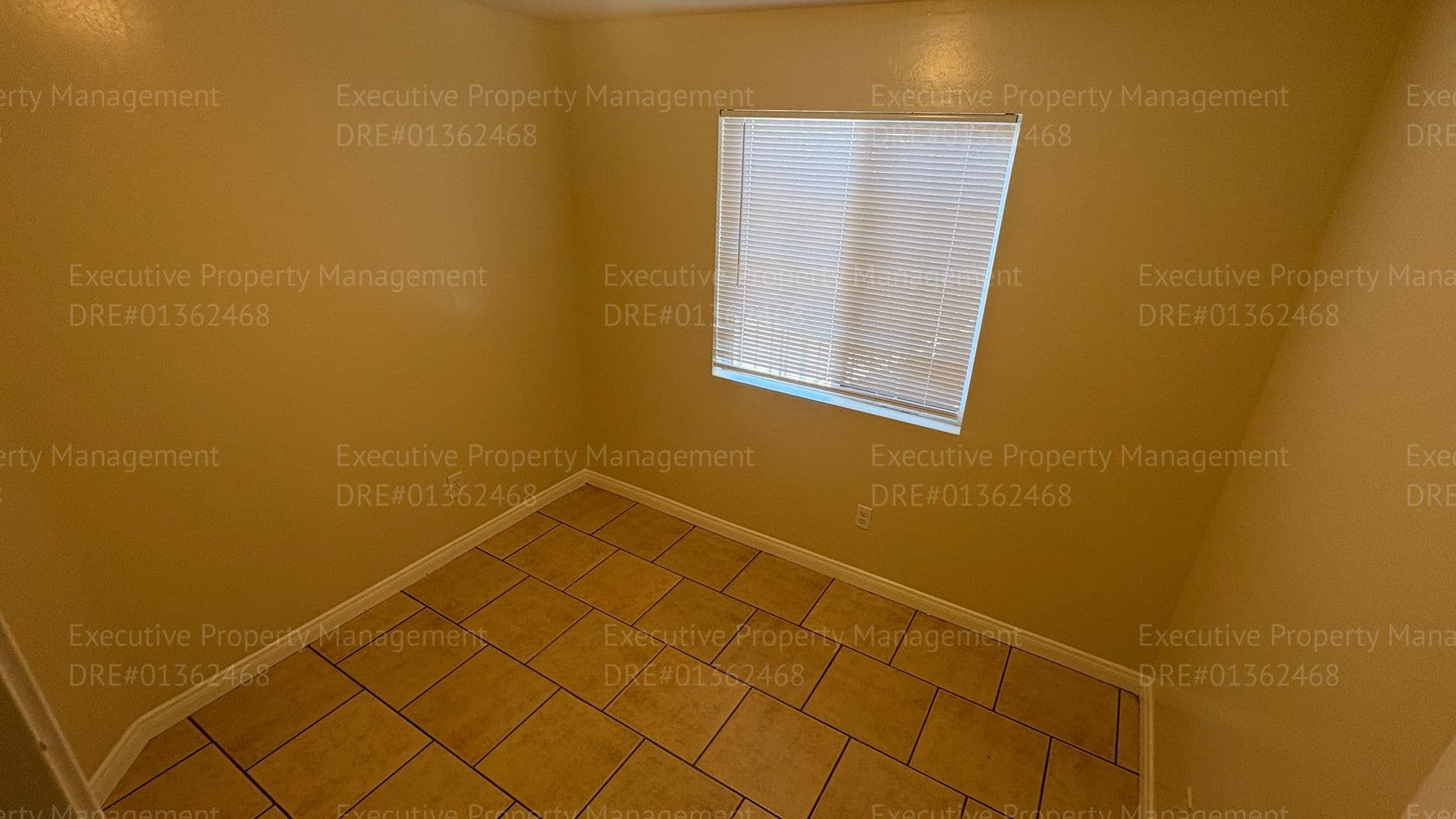 Bakersfield Apartment: 3017 Potomac Ave
