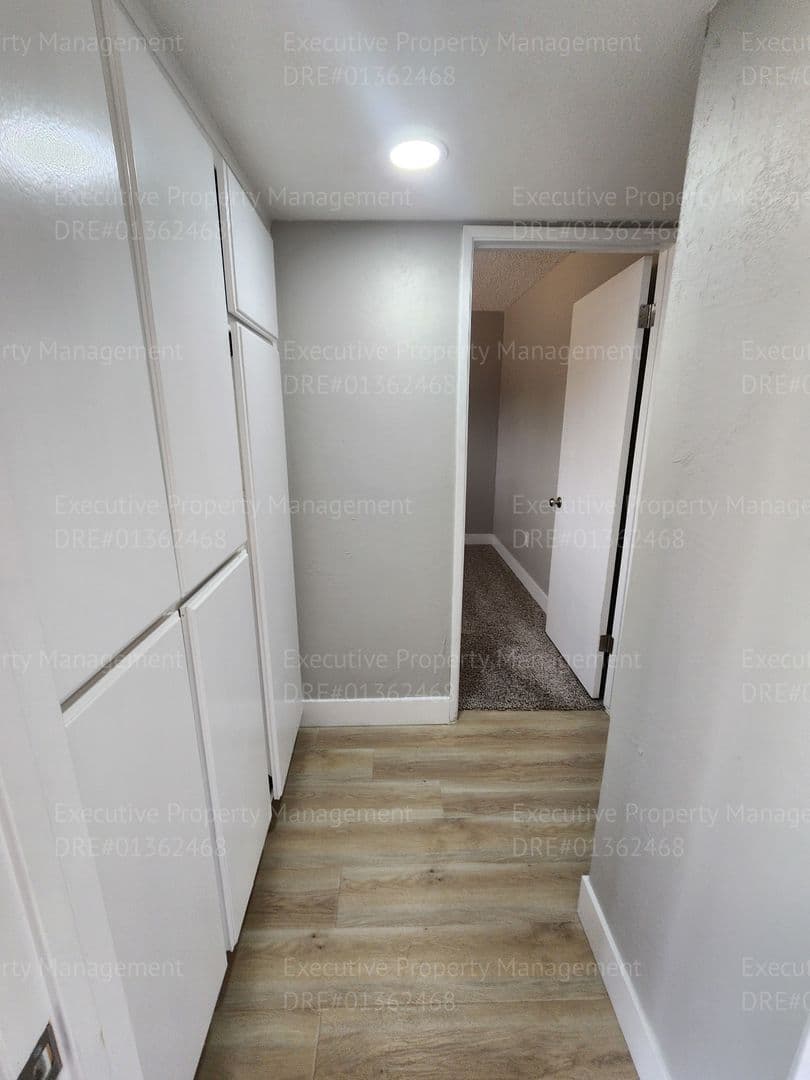 Bakersfield House: 10112 Meacham Rd