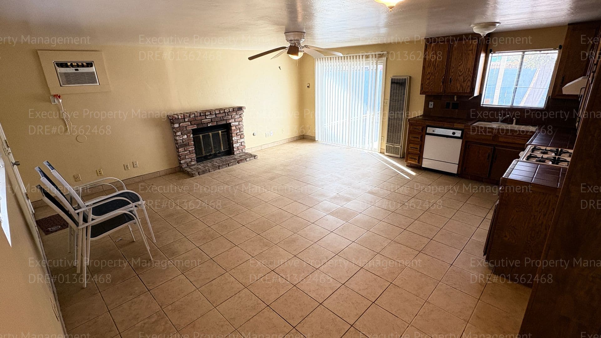 Bakersfield Apartment: 2115 Lester St