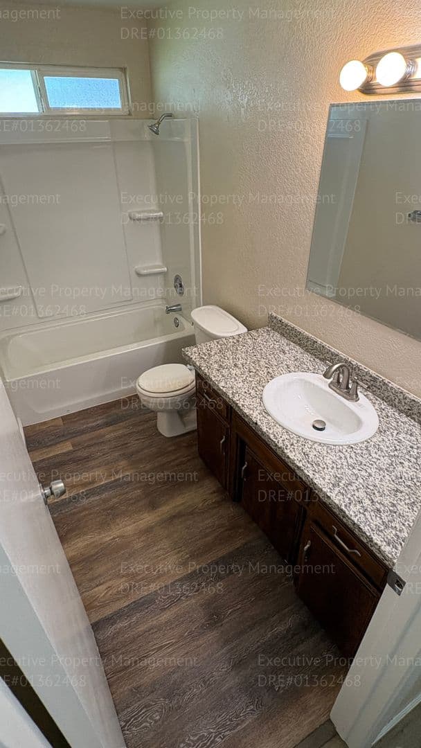 Bakersfield Apartment: 709 Deseret Way
