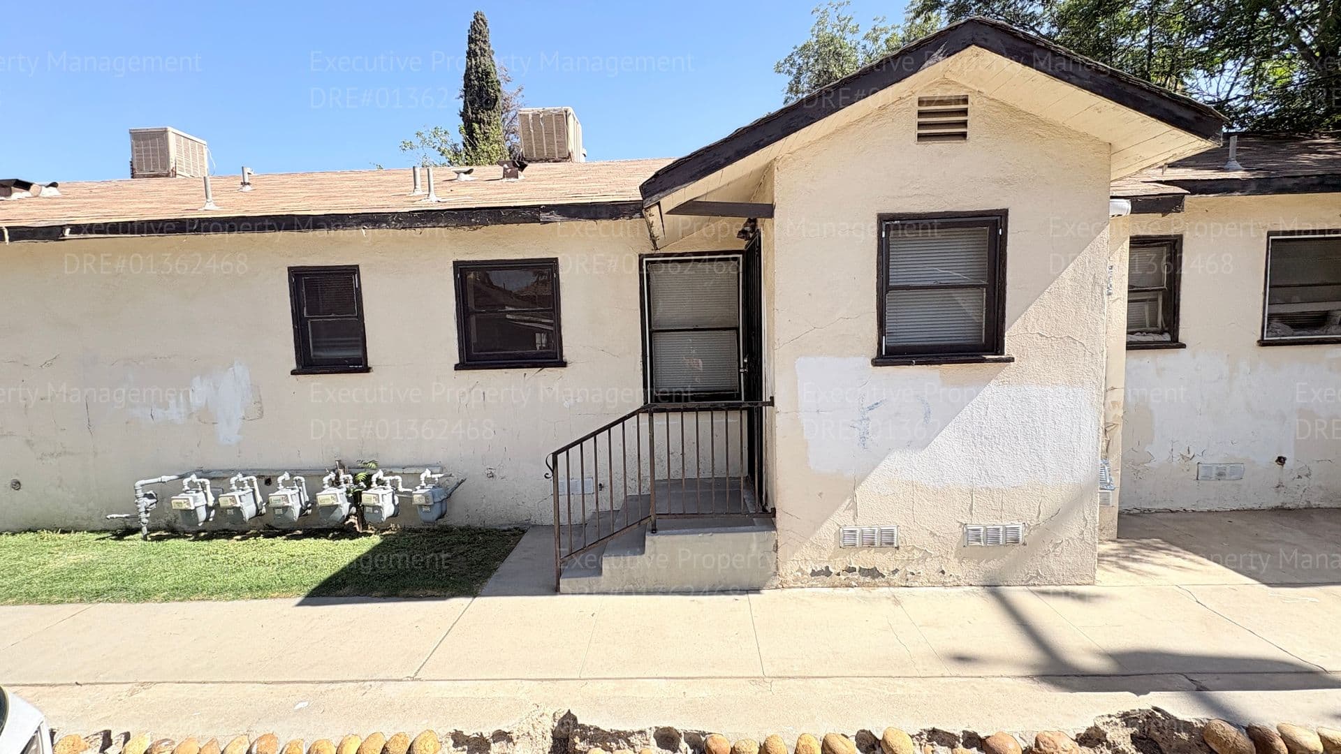 Bakersfield House: 2321 N. Inyo St
