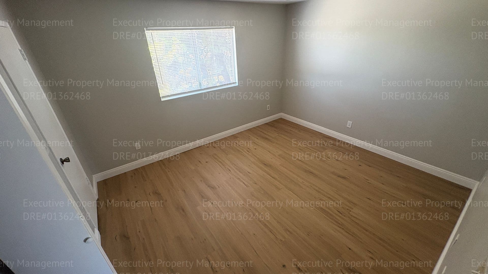Bakersfield Apartment: 3604 Panama Ln
