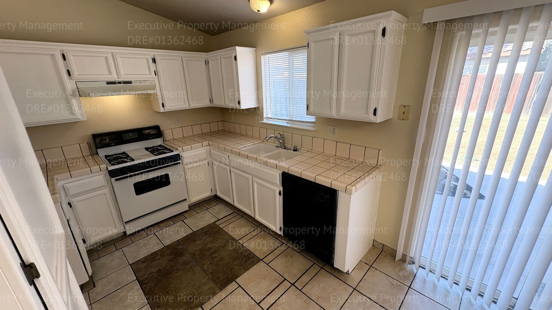 Bakersfield House: 5515 Sugar Pine Dr