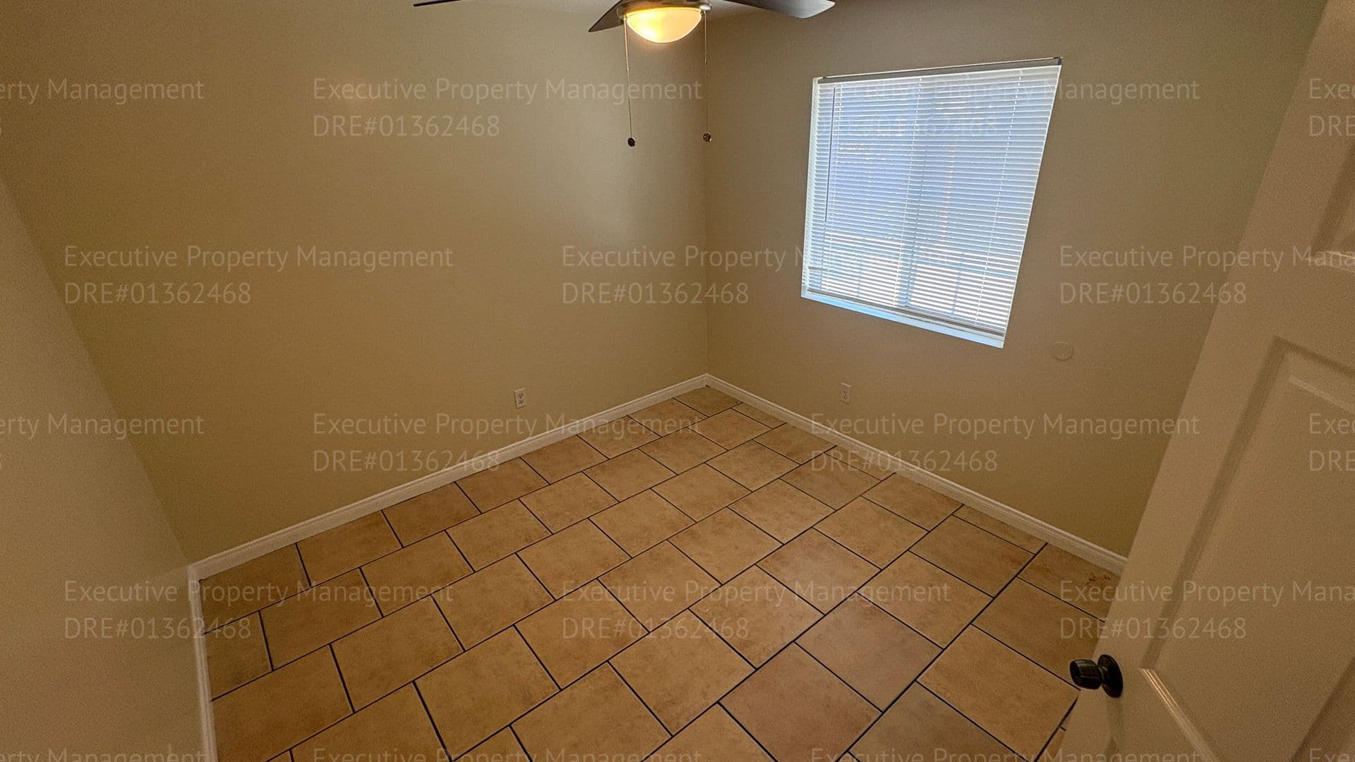 Bakersfield Apartment: 3017 Potomac Ave