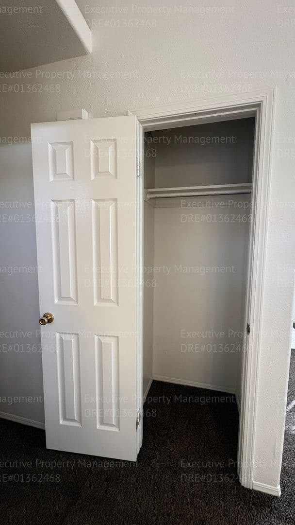 Bakersfield House: 5515 Sugar Pine Dr
