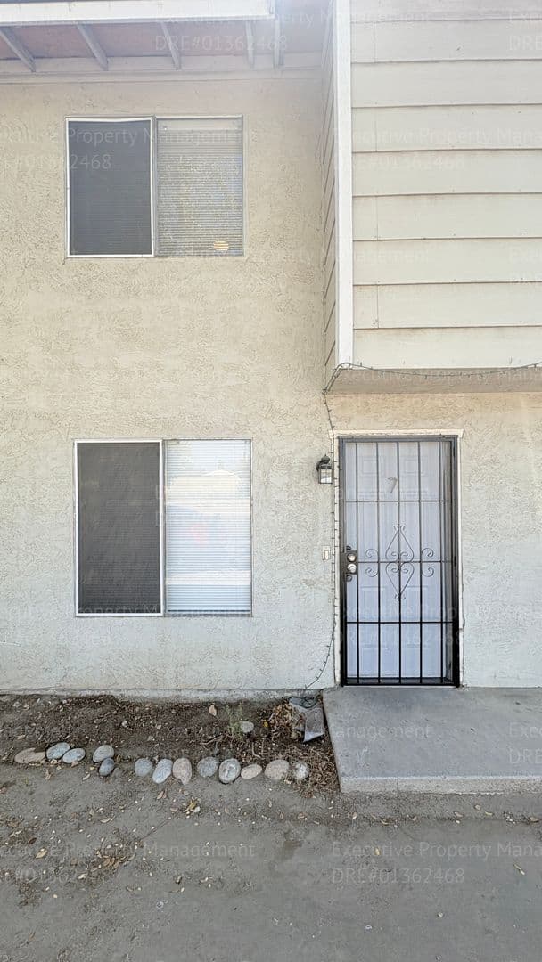 Bakersfield Apartment: 2909 S. Chester Ave