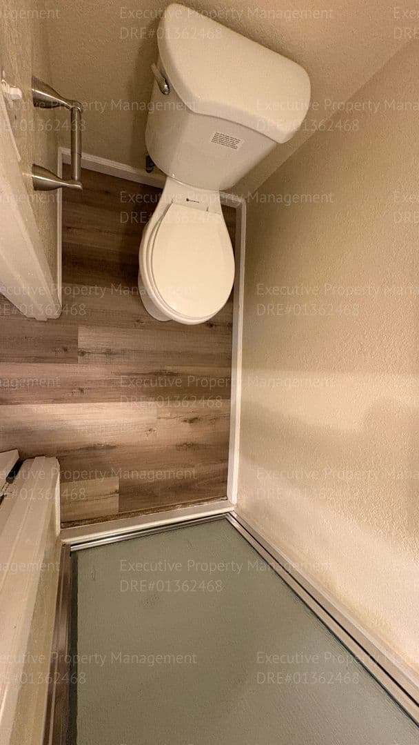 Bakersfield Apartment: 709 Deseret Way