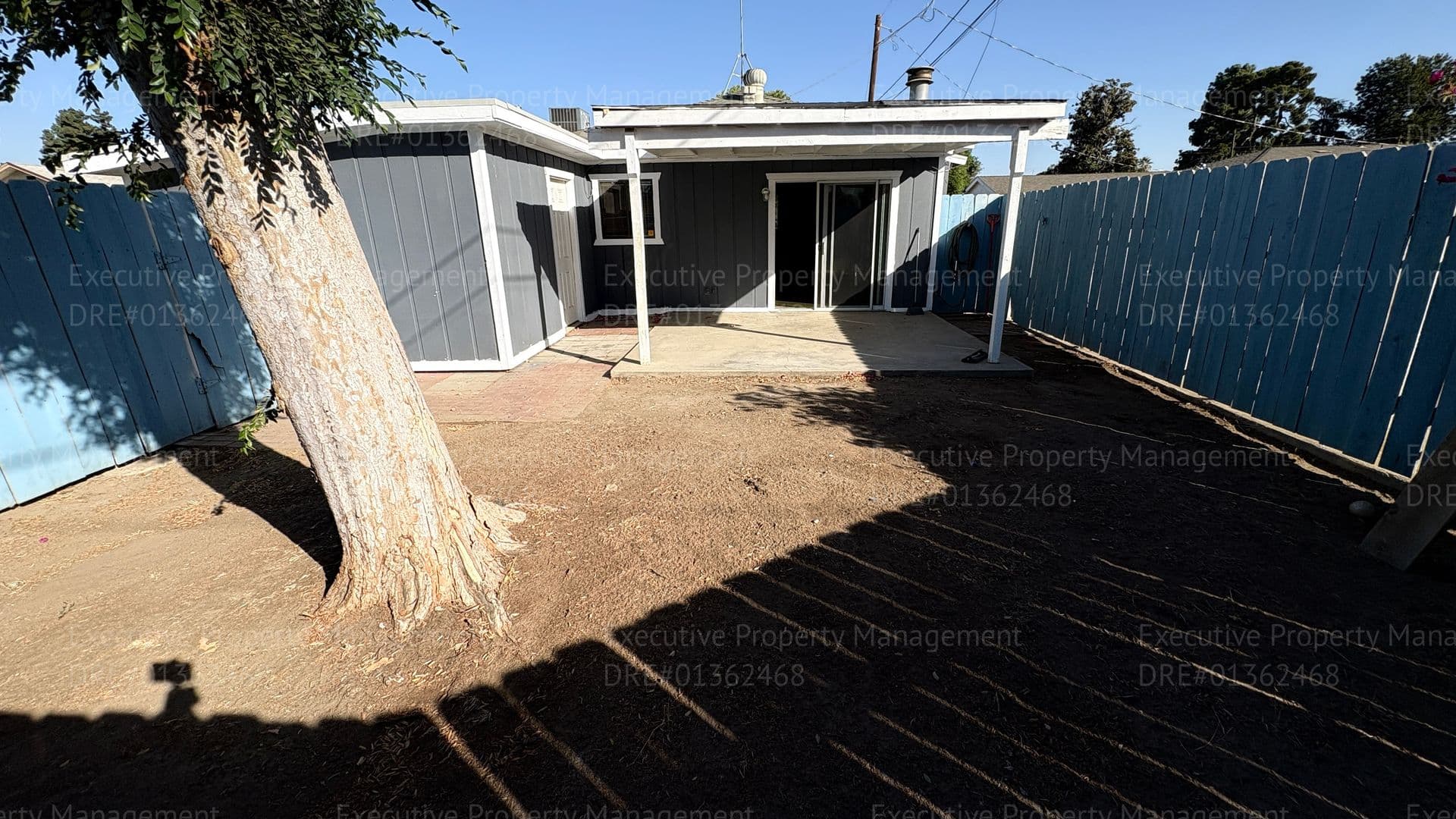 Bakersfield Apartment: 2115 Lester St