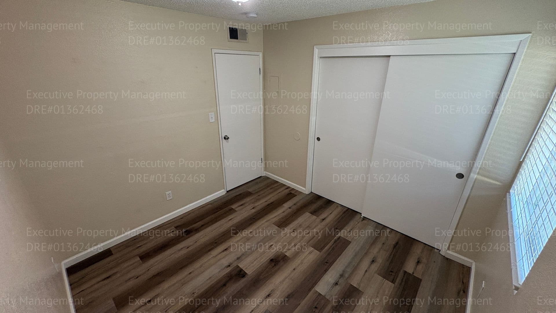 Bakersfield Apartment: 709 Deseret Way