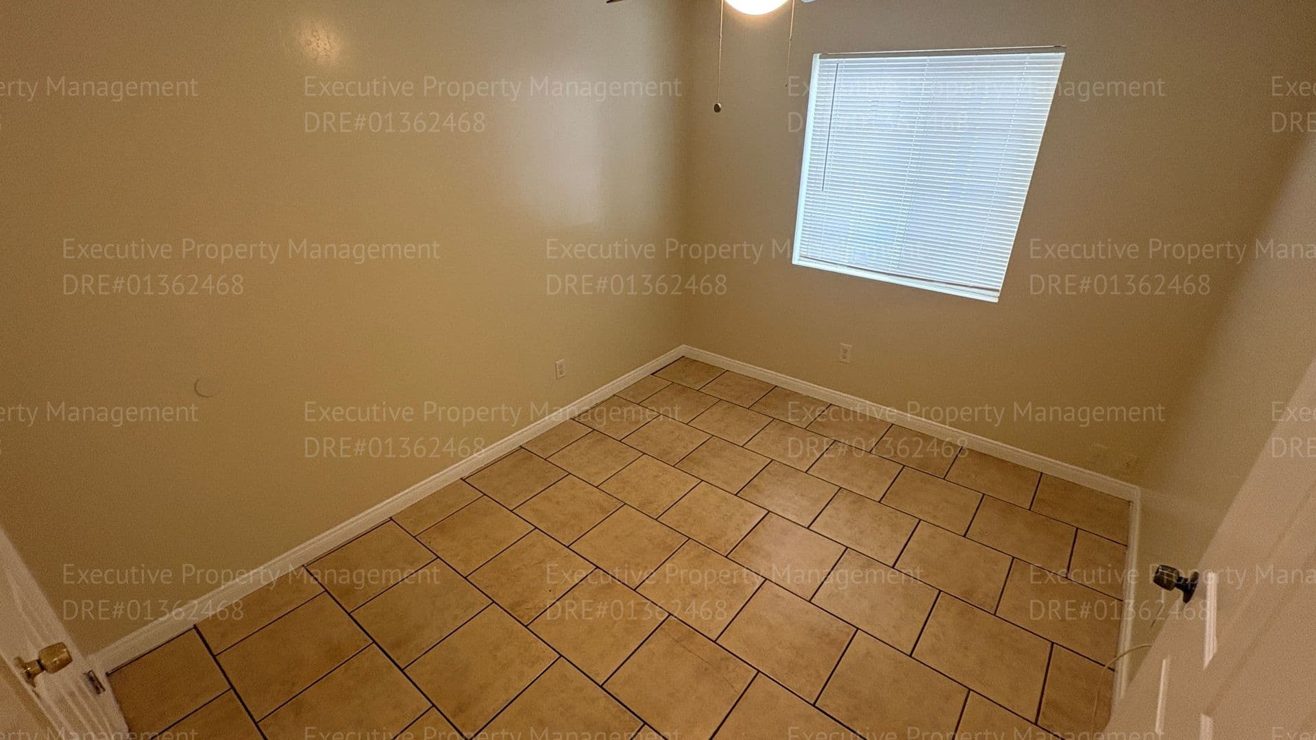 Bakersfield Apartment: 3017 Potomac Ave
