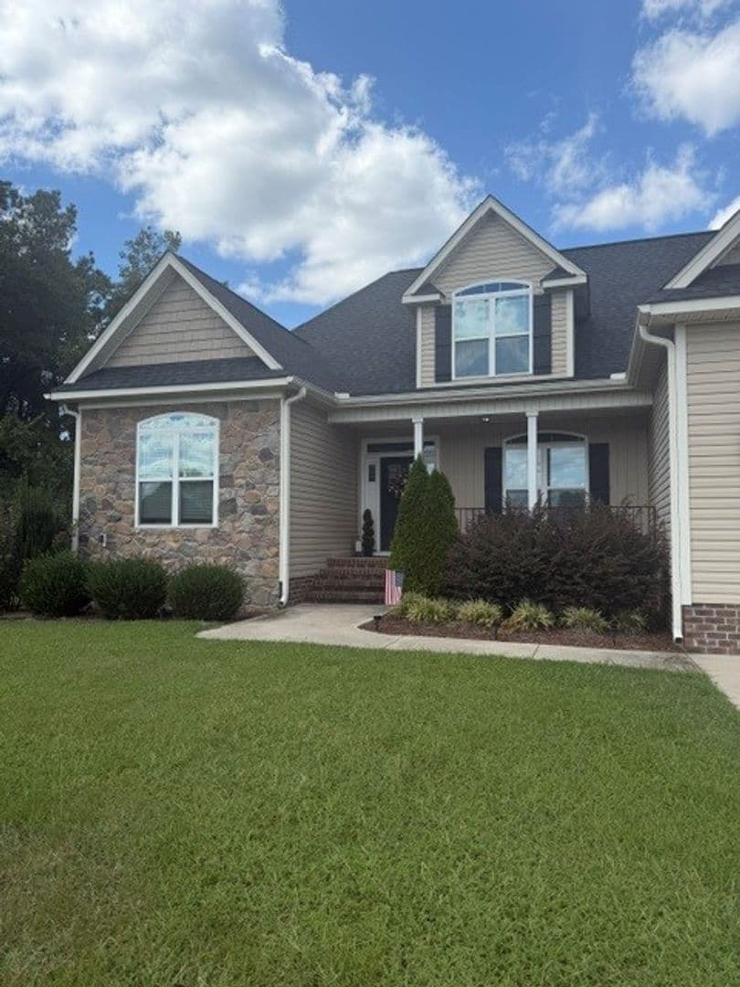 Goldsboro House: 207 Waverly Dr