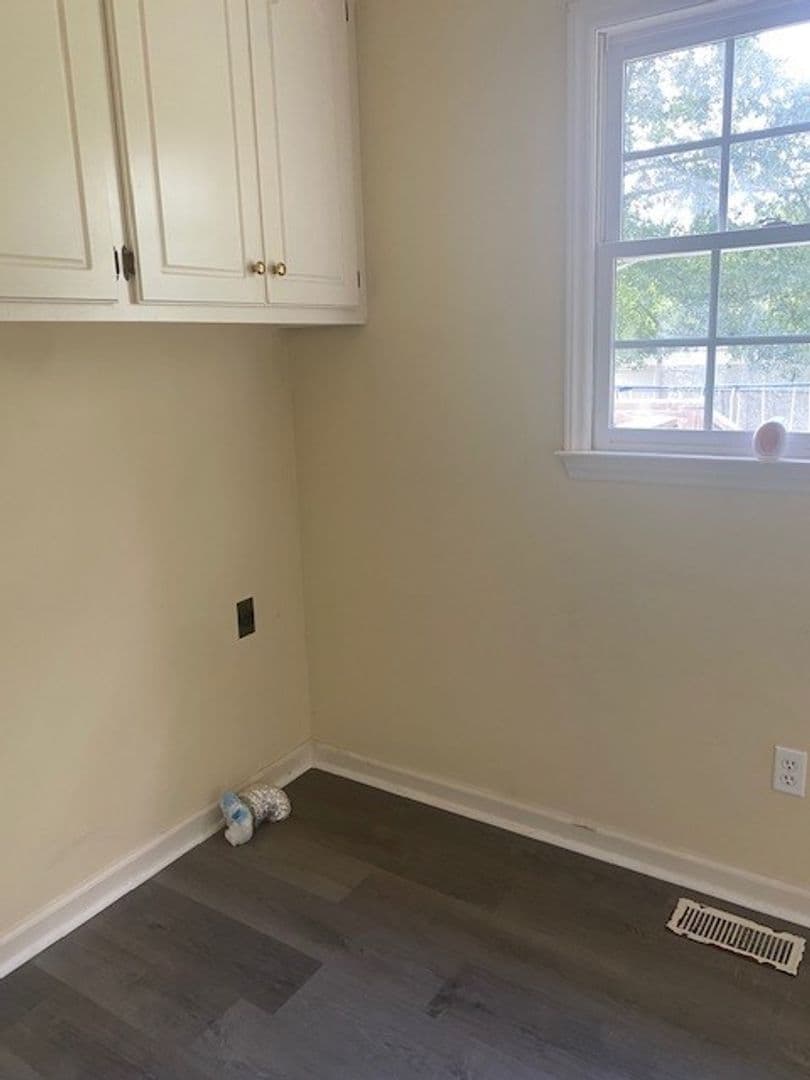 Pikeville House: 105 Labonte Dr