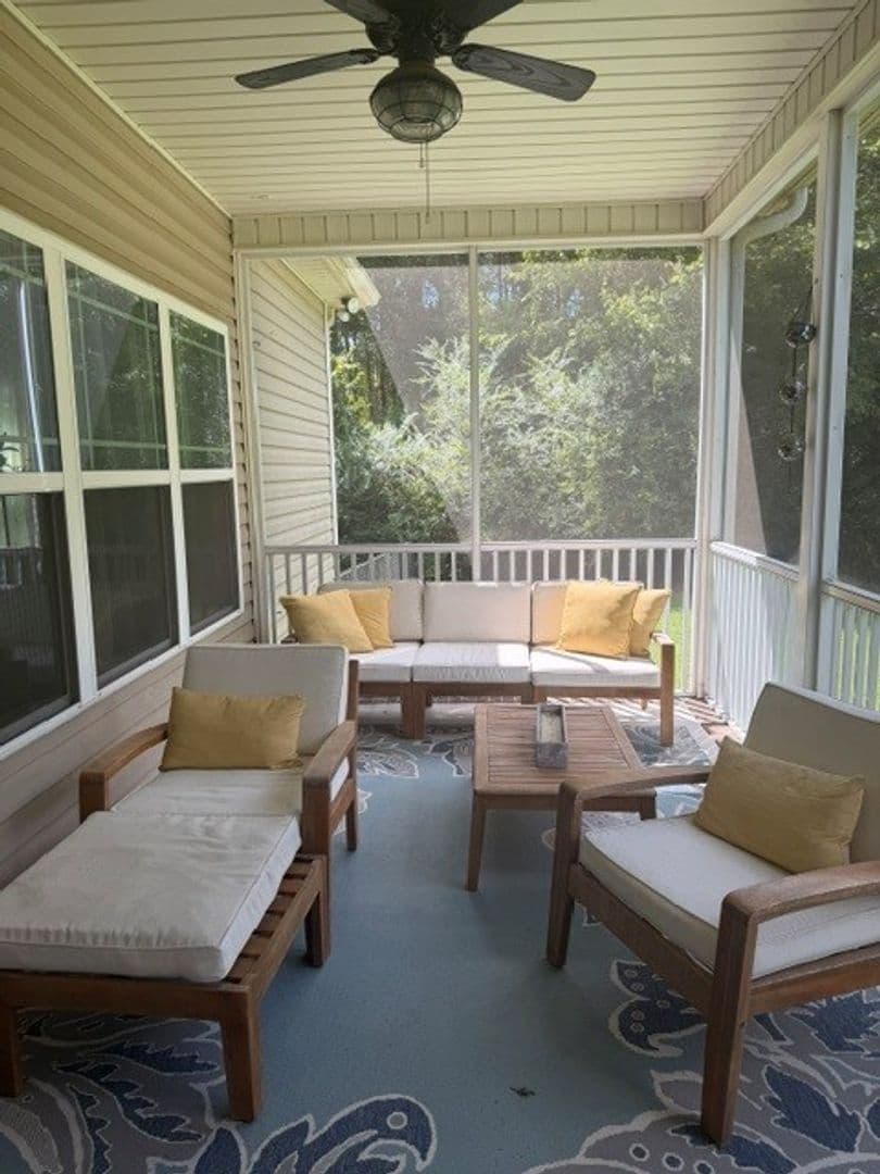 Goldsboro House: 207 Waverly Dr