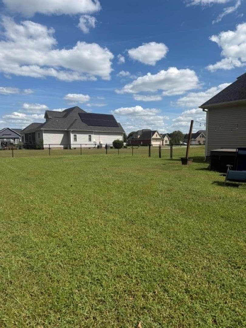 Goldsboro House: 207 Waverly Dr
