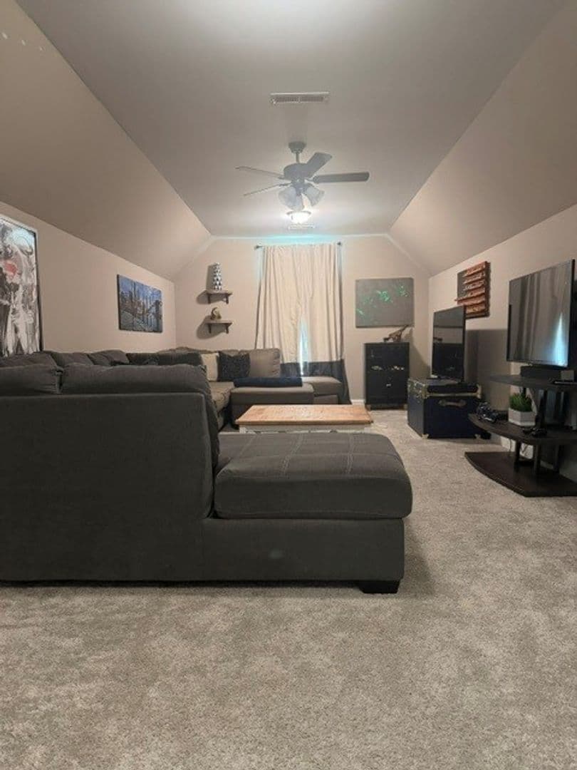 Goldsboro House: 207 Waverly Dr