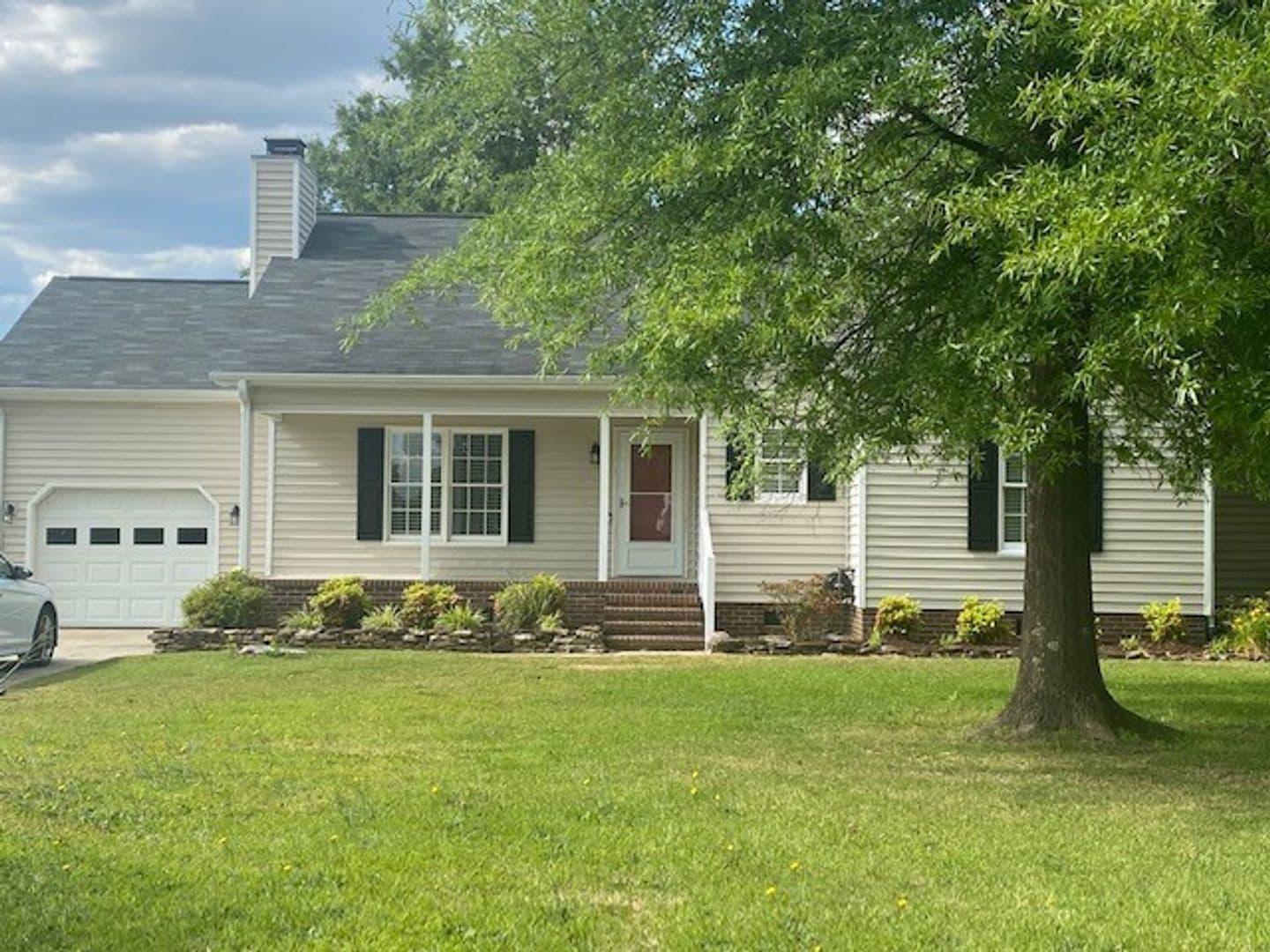 Pikeville House: 105 Labonte Dr