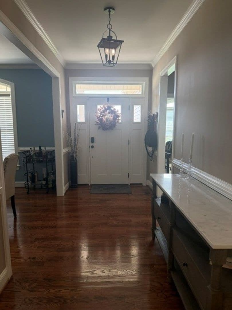 Goldsboro House: 207 Waverly Dr