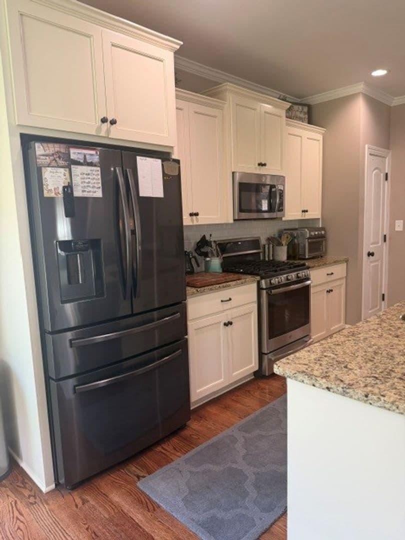 Goldsboro House: 207 Waverly Dr