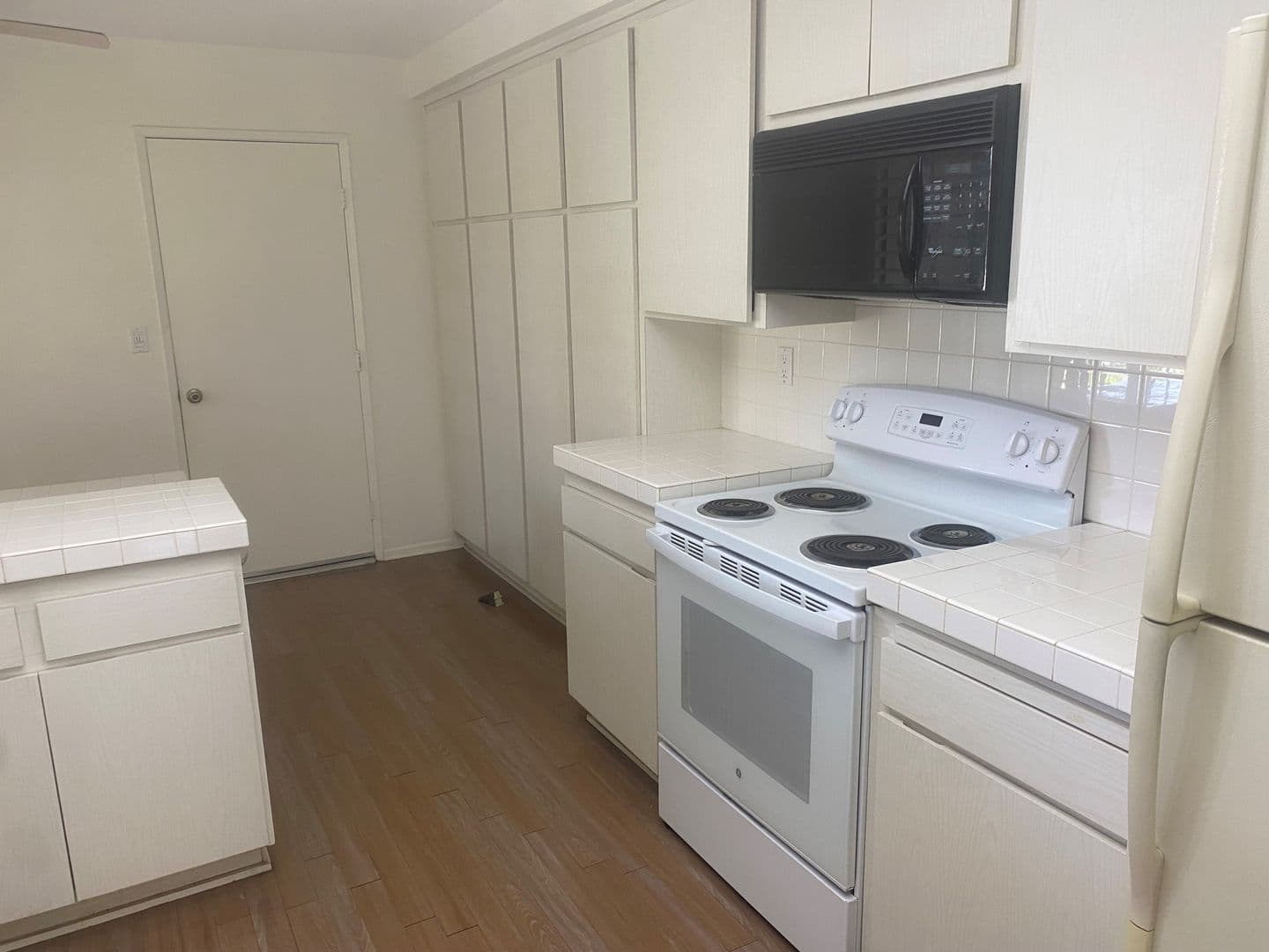 Camarillo House: 34110 Village 34